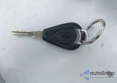 2005 Subaru Legacy 2.5I Limited z USA, uszkodzony, nr VIN 4S3BP626057302573